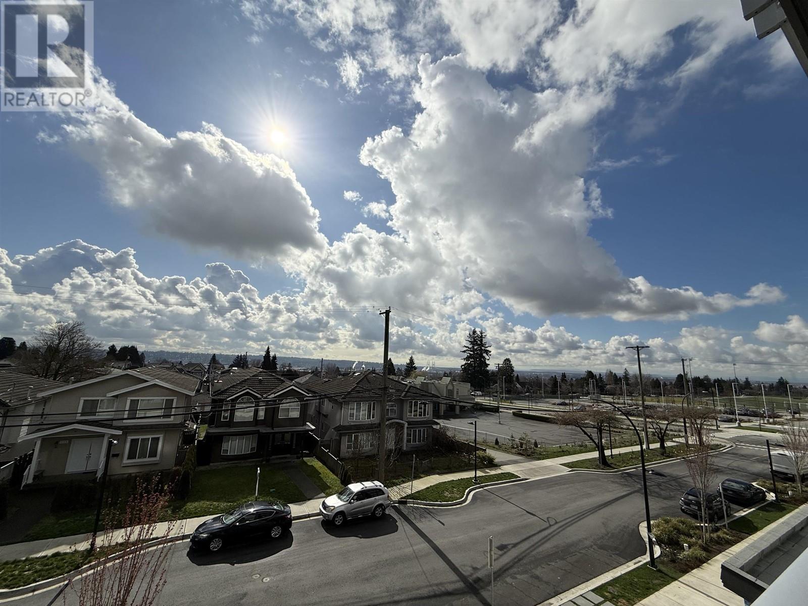 Listing Picture 15 of 21 : 313 7123 11TH AVENUE, Burnaby / 本拿比 - 魯藝地產 Yvonne Lu Group - MLS Medallion Club Member