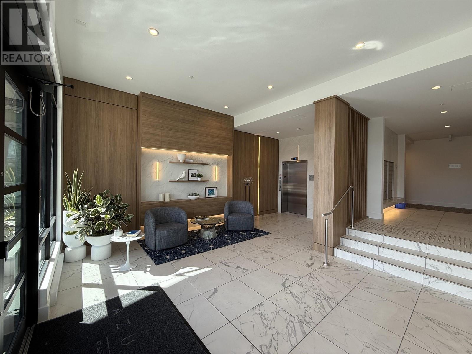 Listing Picture 18 of 21 : 313 7123 11TH AVENUE, Burnaby / 本拿比 - 魯藝地產 Yvonne Lu Group - MLS Medallion Club Member
