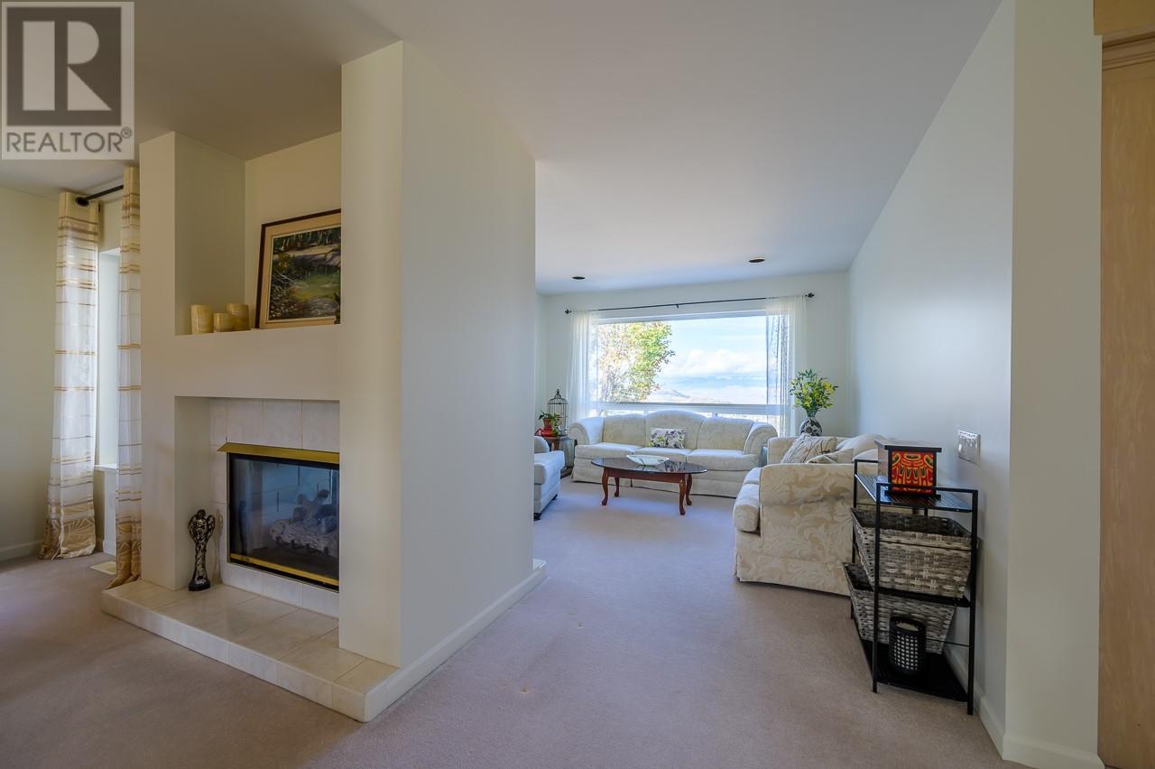 Property at 992 Canongate Crescent image 5