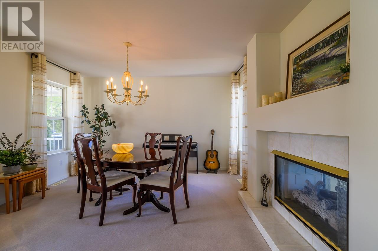 Property at 992 Canongate Crescent image 3