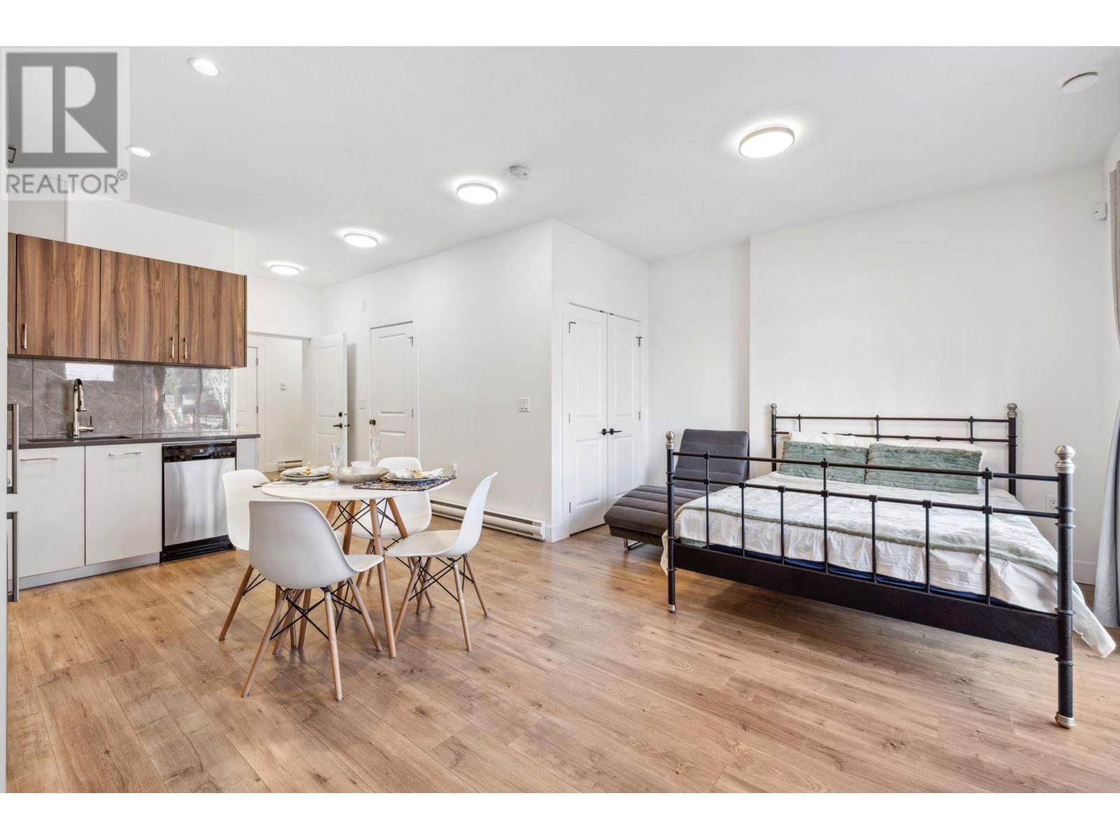 Listing Picture 25 of 40 : 11 7000 WILLIAMS ROAD, Richmond / 烈治文 - 魯藝地產 Yvonne Lu Group - MLS Medallion Club Member