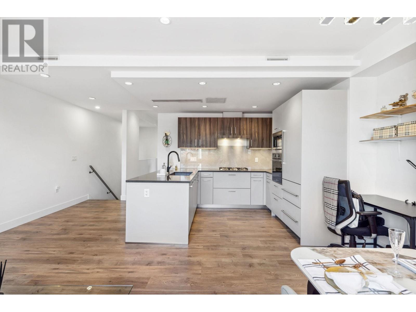 Listing Picture 9 of 40 : 11 7000 WILLIAMS ROAD, Richmond / 烈治文 - 魯藝地產 Yvonne Lu Group - MLS Medallion Club Member