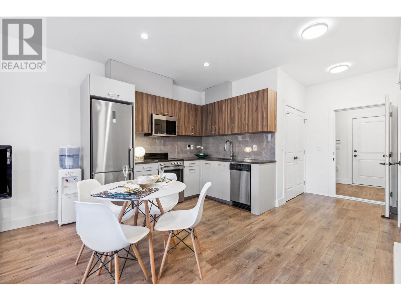 Listing Picture 23 of 40 : 11 7000 WILLIAMS ROAD, Richmond / 烈治文 - 魯藝地產 Yvonne Lu Group - MLS Medallion Club Member