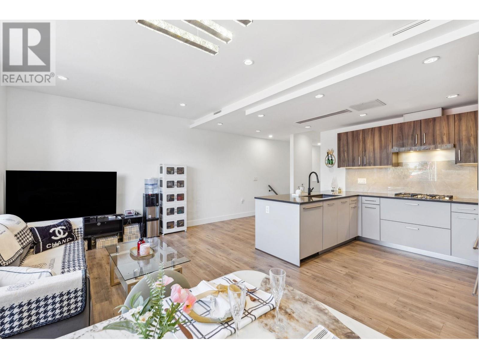 Listing Picture 11 of 40 : 11 7000 WILLIAMS ROAD, Richmond / 烈治文 - 魯藝地產 Yvonne Lu Group - MLS Medallion Club Member