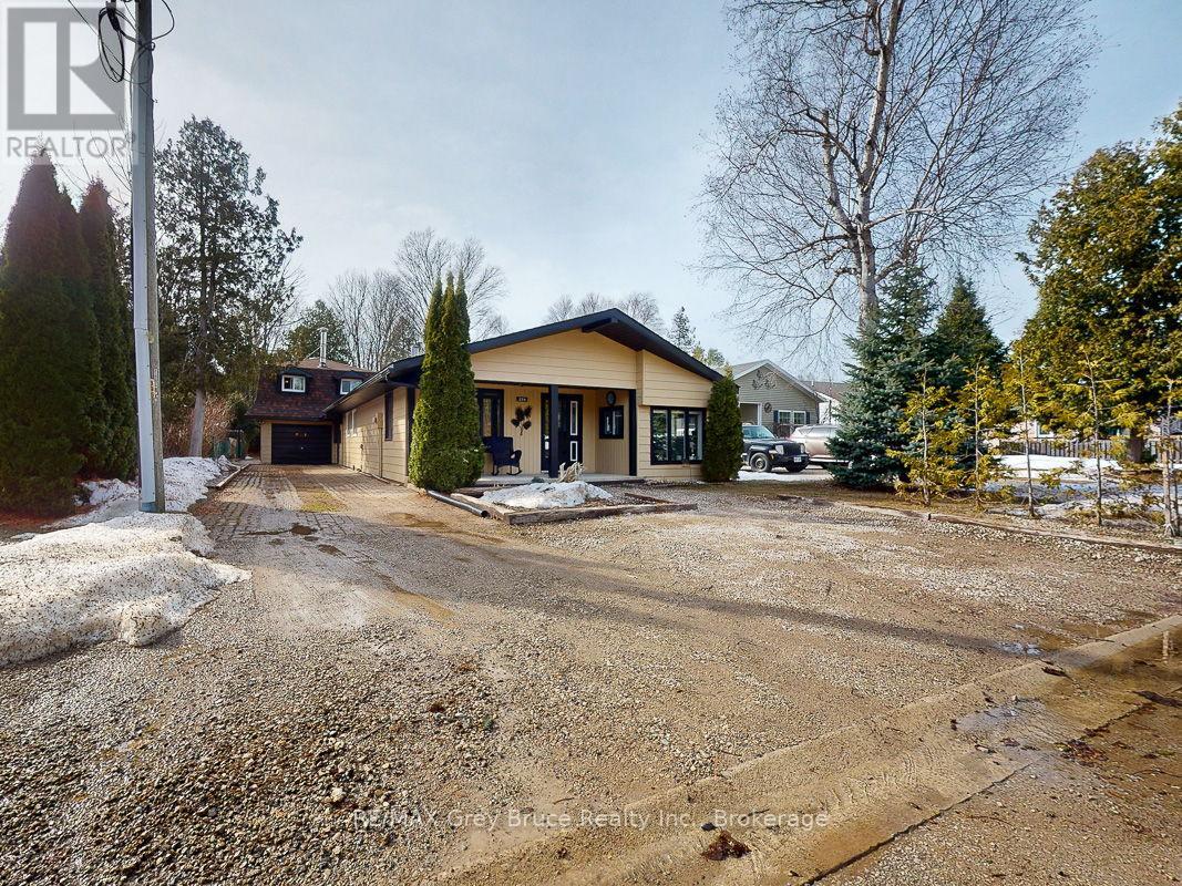 Property at 220 TURNER STREET image 3