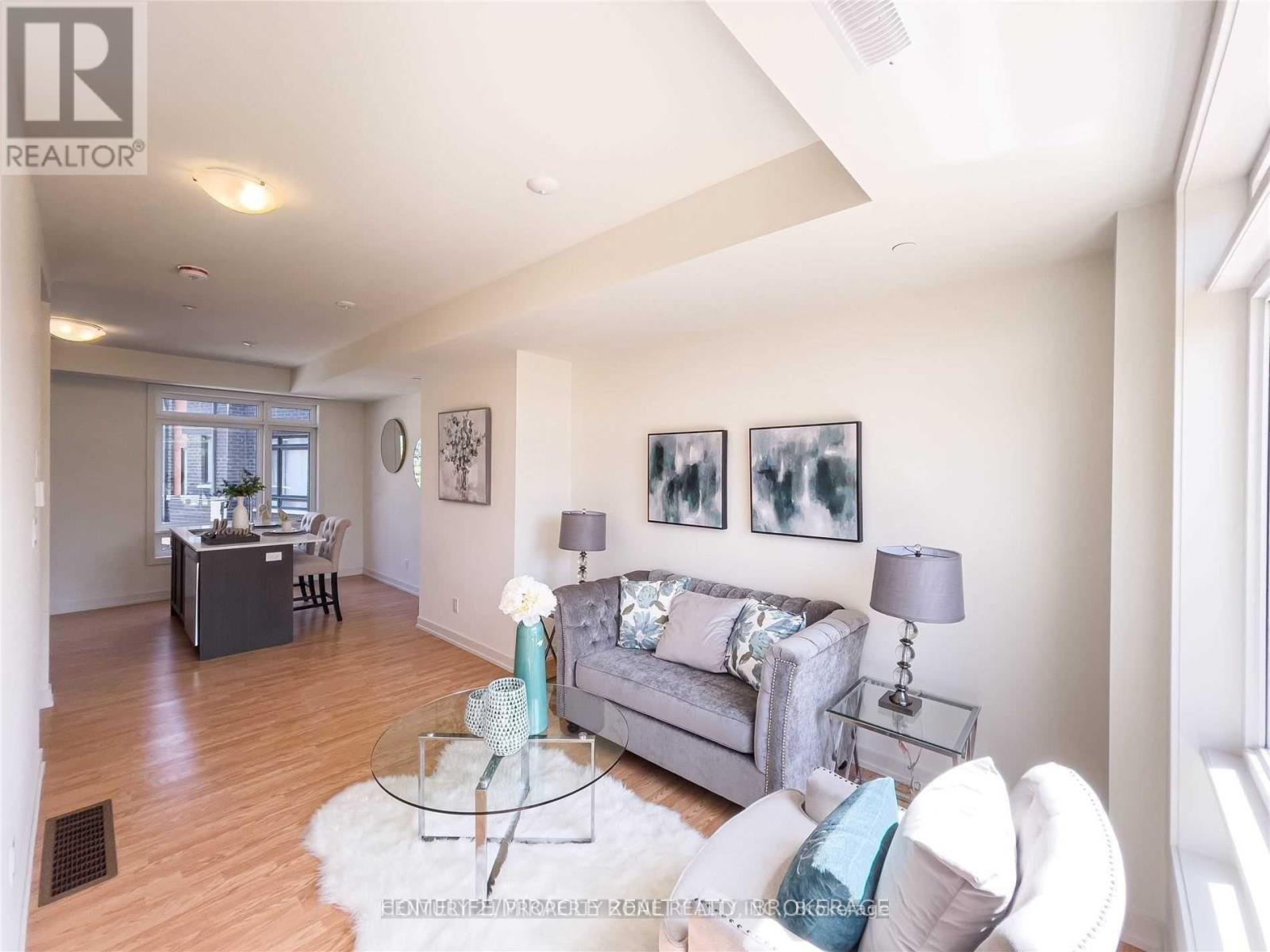 Property at 23 - 370 RED MAPLE ROAD image 3