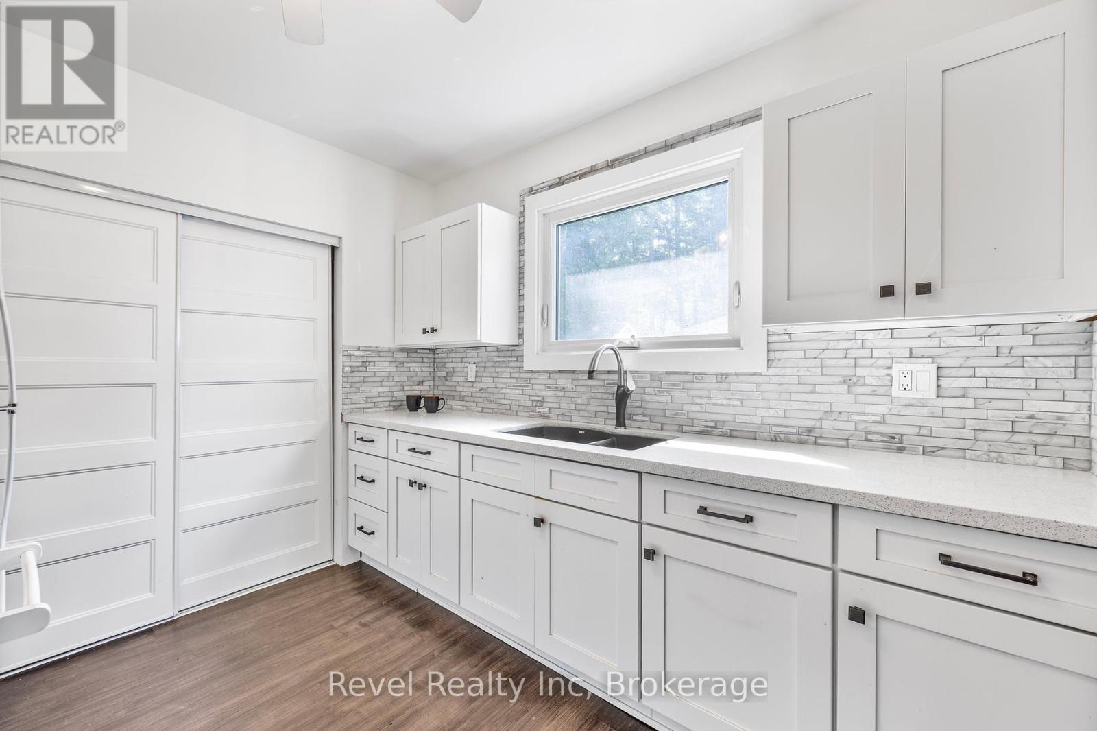 135 Centre Beach Road, Tiny, Ontario  L9M 0M7 - Photo 11 - S12024199