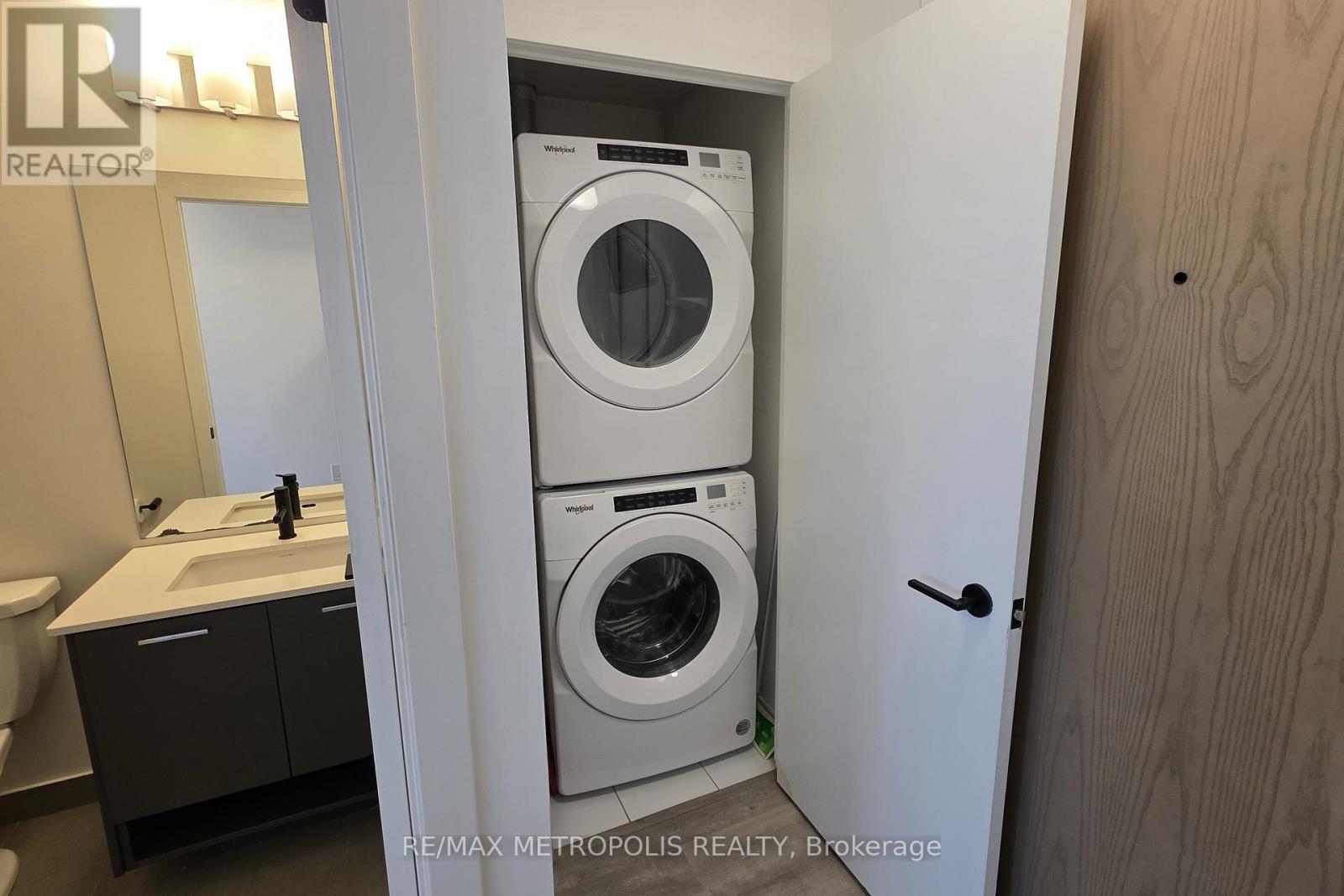 307 - 2300 St Clair Avenue W, Toronto, Ontario  M6N 0B3 - Photo 13 - W12024724