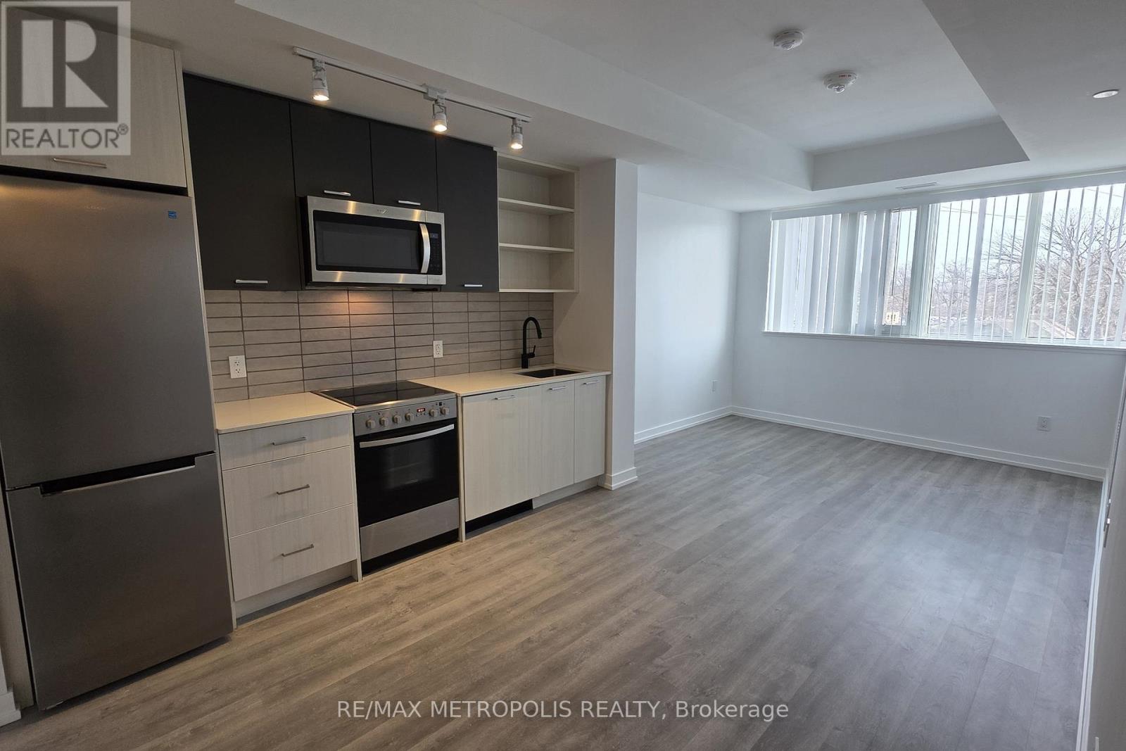 307 - 2300 St Clair Avenue W, Toronto, Ontario  M6N 0B3 - Photo 3 - W12024724