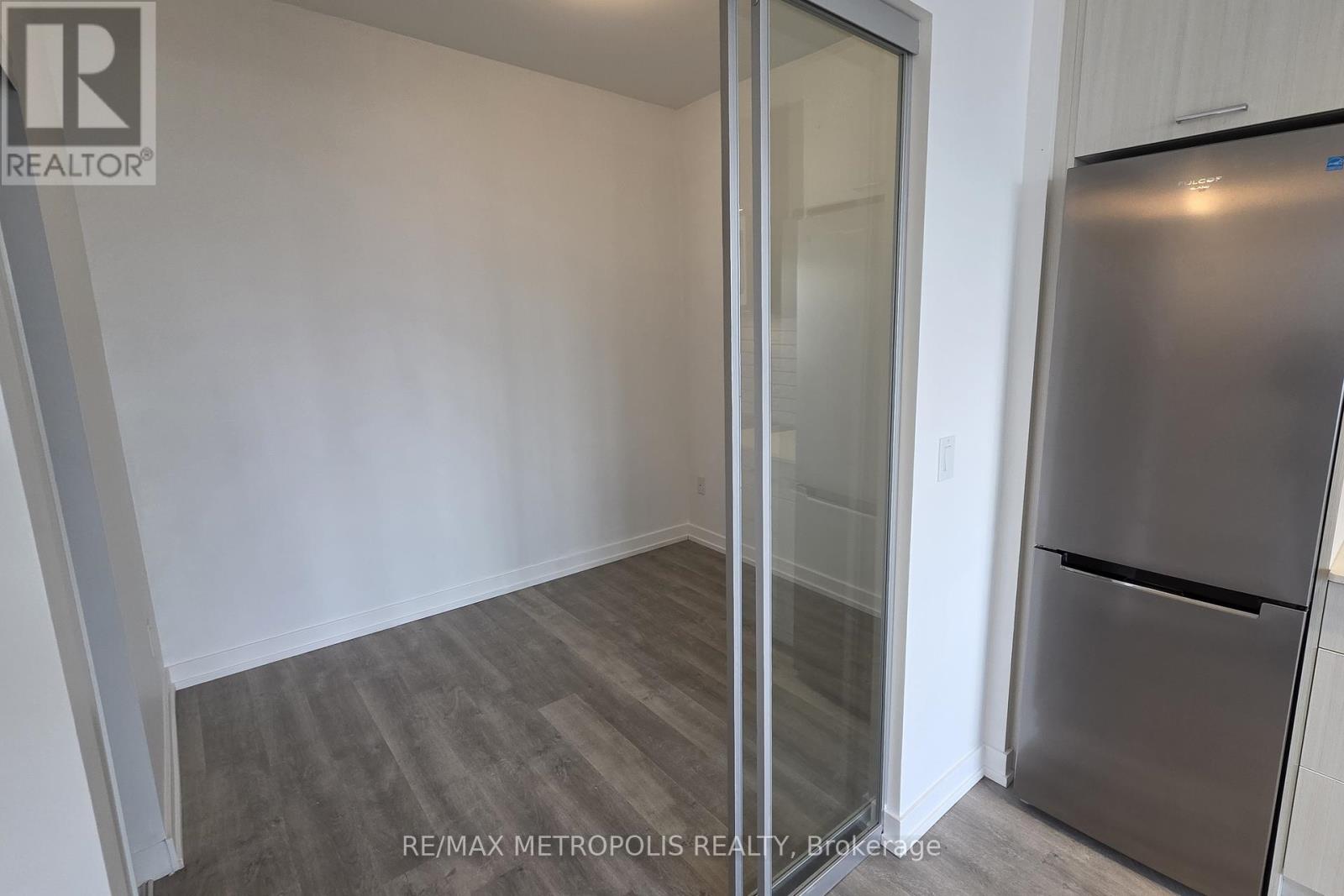 307 - 2300 St Clair Avenue W, Toronto, Ontario  M6N 0B3 - Photo 7 - W12024724