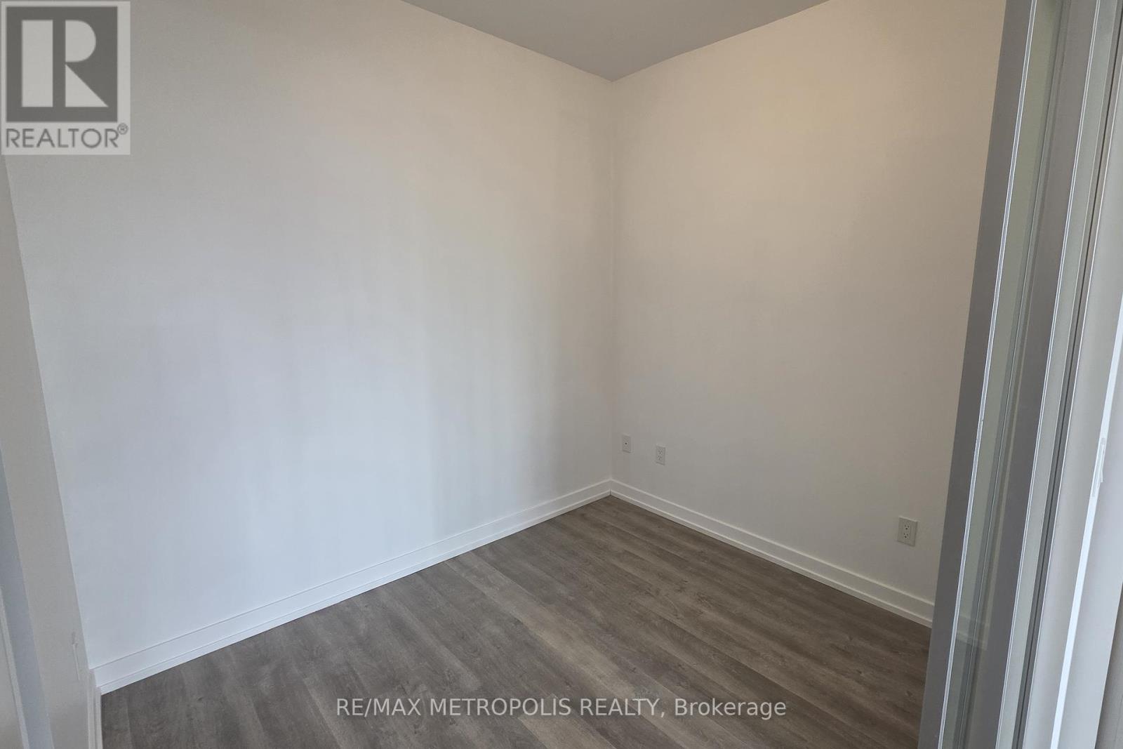 307 - 2300 St Clair Avenue W, Toronto, Ontario  M6N 0B3 - Photo 8 - W12024724