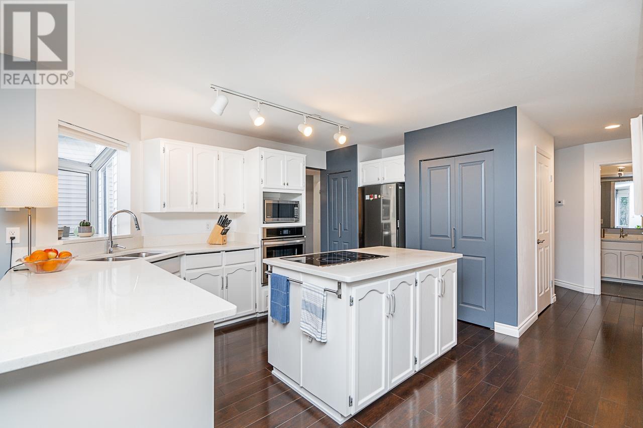 2926 Valleyvista Drive, Coquitlam, British Columbia  V3E 2P3 - Photo 11 - R2978798