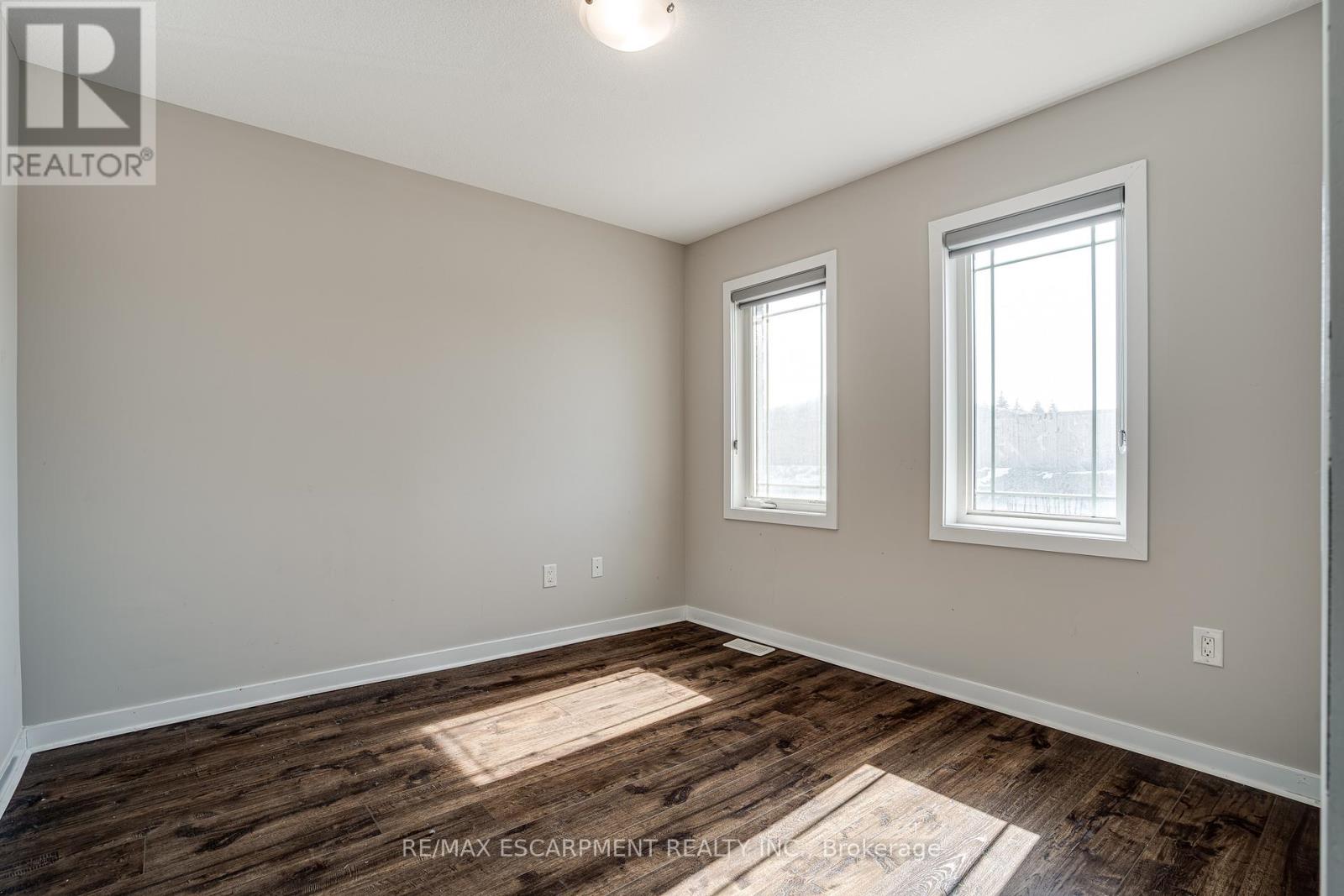 88 Scarletwood Street, Hamilton, Ontario  L8J 0K8 - Photo 10 - X12024715