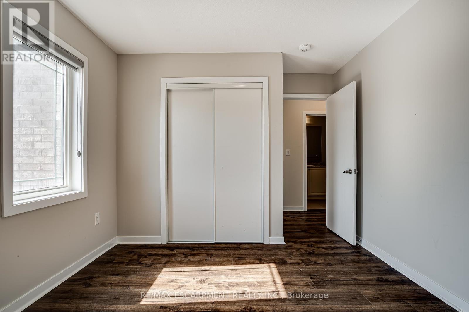 88 Scarletwood Street, Hamilton, Ontario  L8J 0K8 - Photo 11 - X12024715