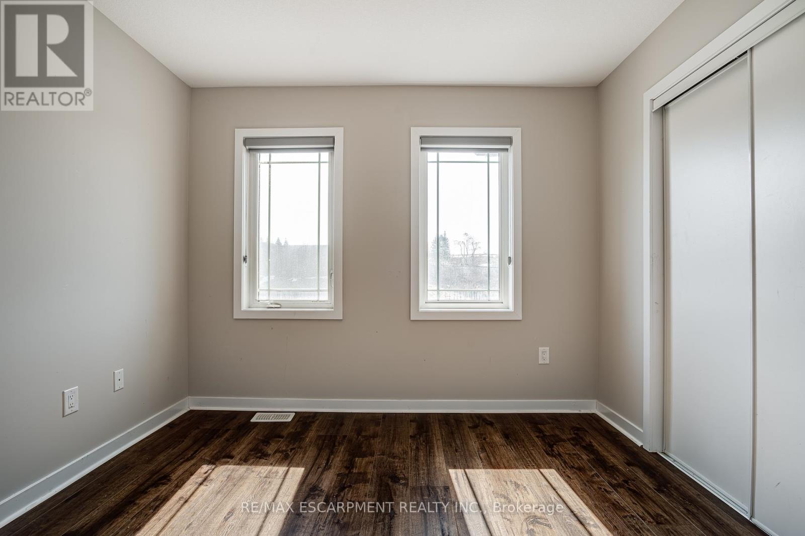 88 Scarletwood Street, Hamilton, Ontario  L8J 0K8 - Photo 12 - X12024715