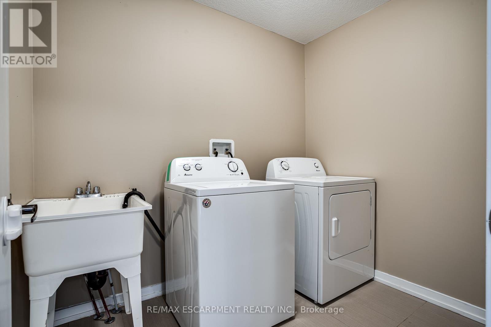 88 Scarletwood Street, Hamilton, Ontario  L8J 0K8 - Photo 16 - X12024715