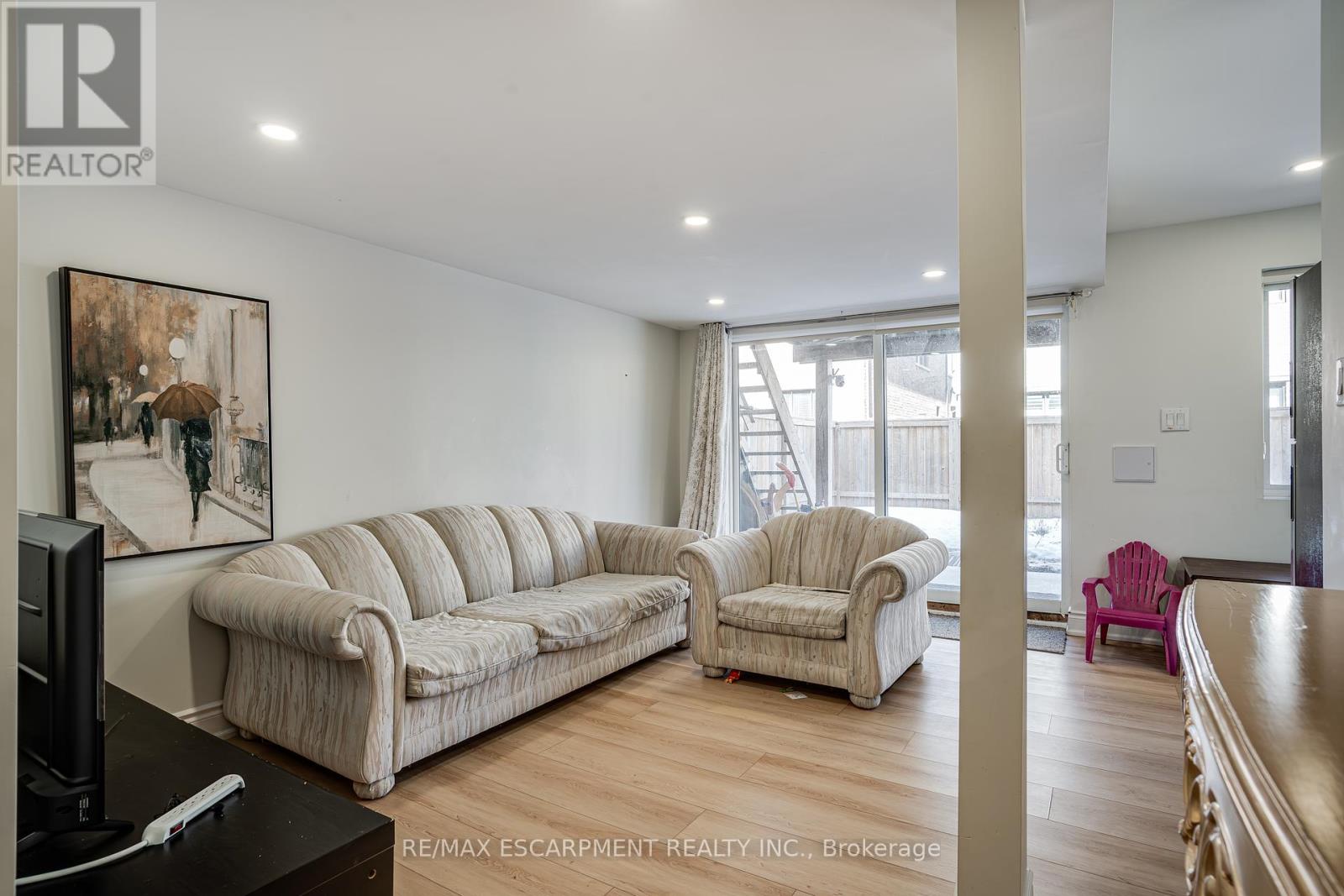 88 Scarletwood Street, Hamilton, Ontario  L8J 0K8 - Photo 23 - X12024715