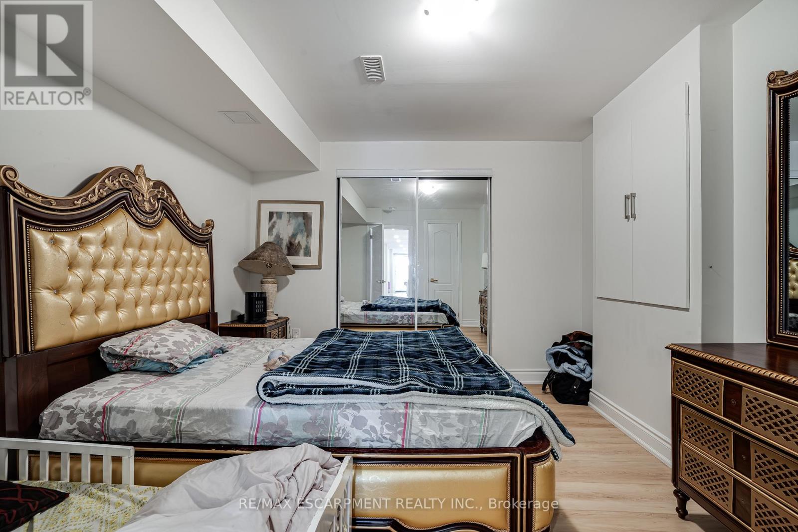 88 Scarletwood Street, Hamilton, Ontario  L8J 0K8 - Photo 25 - X12024715