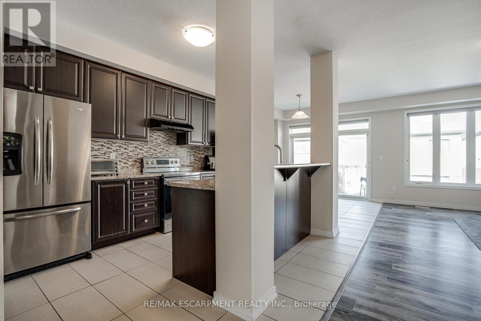 Property at 88 SCARLETWOOD STREET image 4