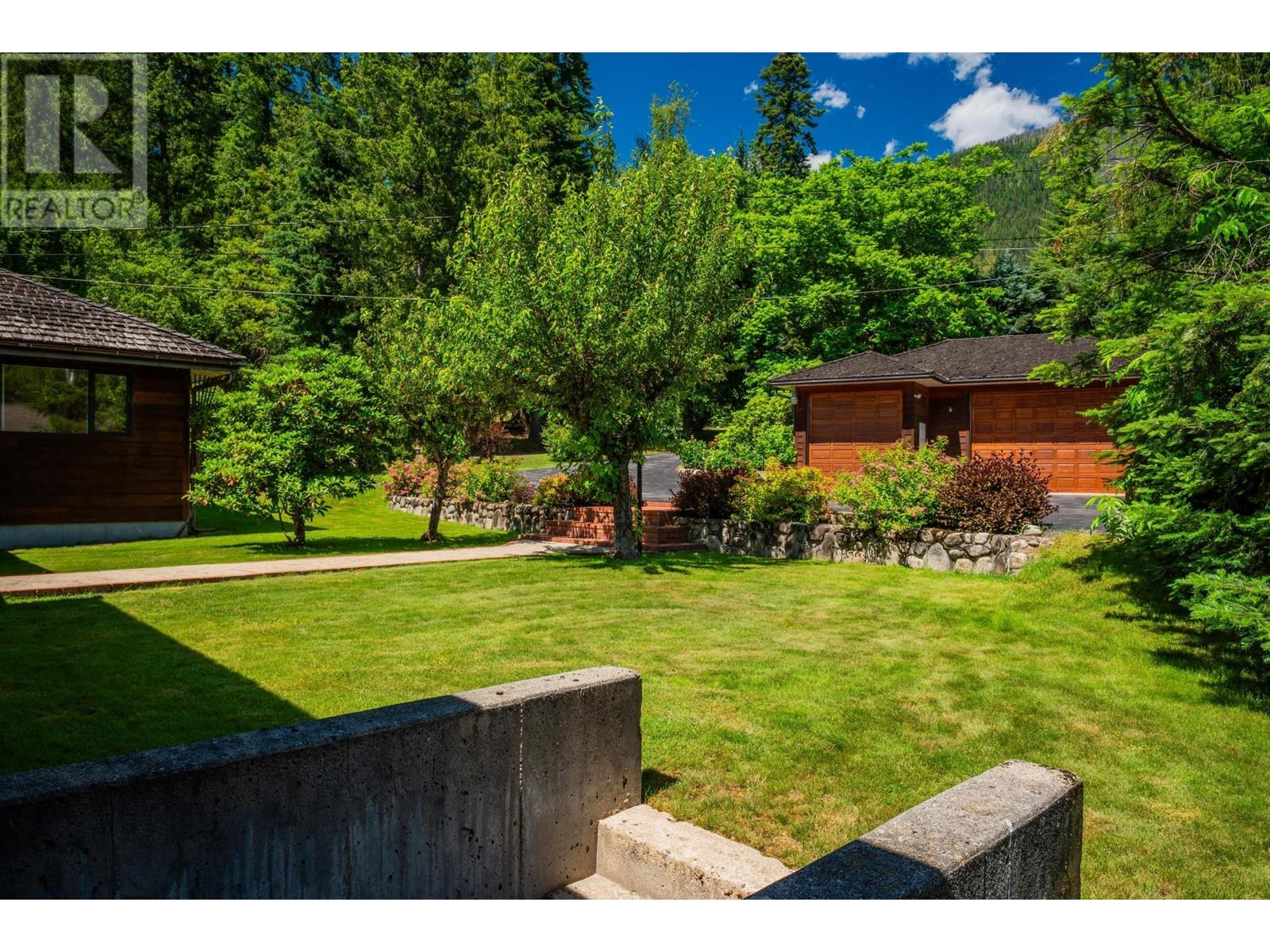 3918 Macgregor West Road, Nelson, British Columbia  V1L 6M8 - Photo 27 - 10339332