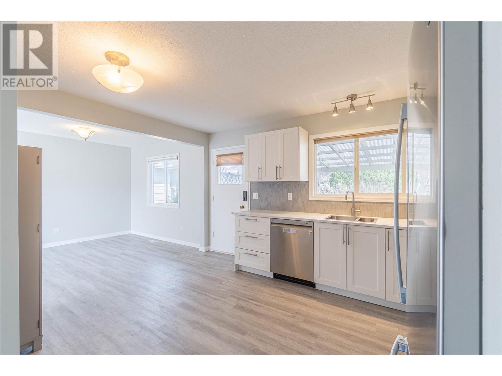 Property at 634 PATRICIA Avenue image 1