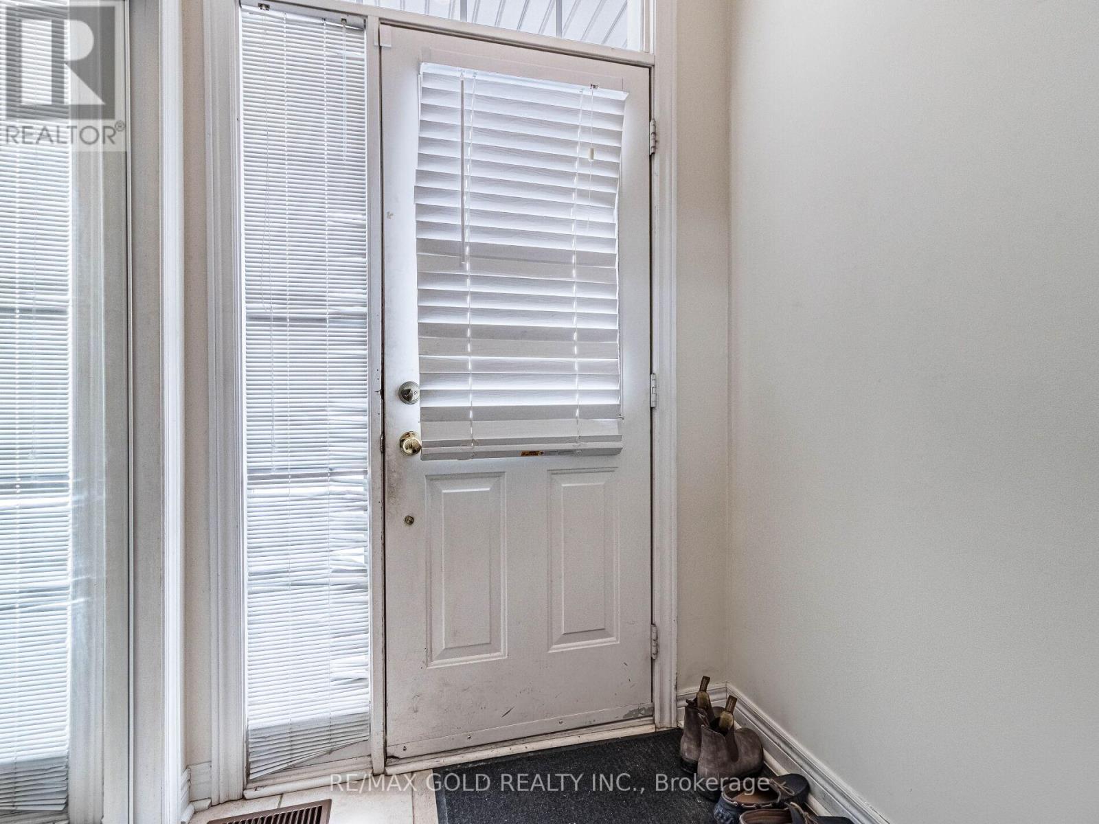Property at 24 BRAMOAK CRESCENT image 4