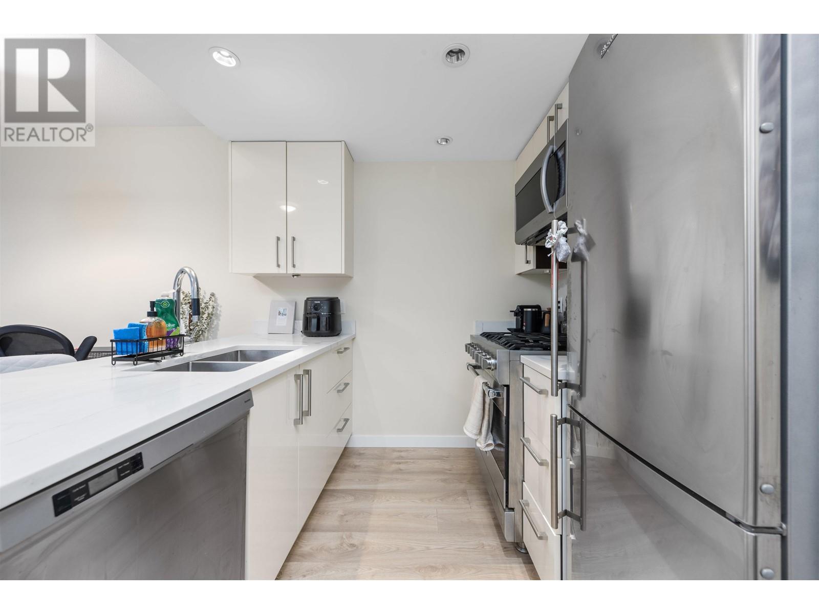 611 1708 Columbia Street, Vancouver, British Columbia  V5Y 0H7 - Photo 5 - R2973829