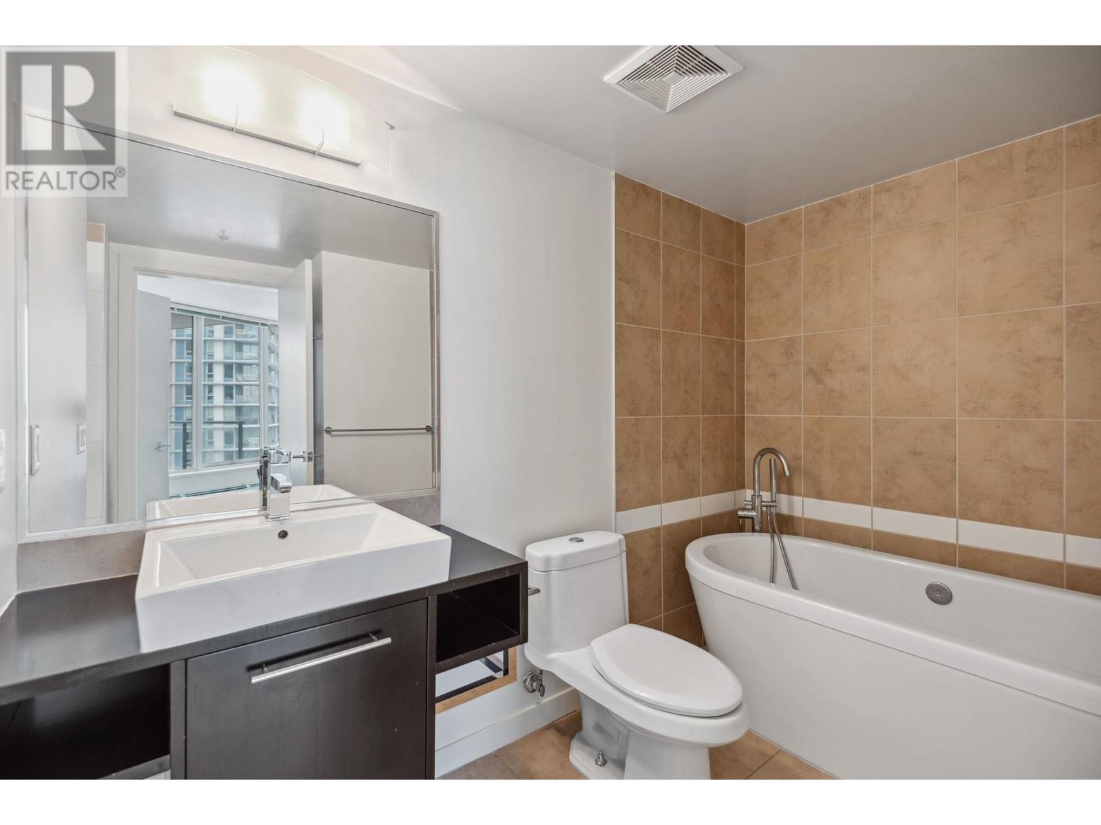 Listing Picture 17 of 31 : 1901 689 ABBOTT STREET, Vancouver / 溫哥華 - 魯藝地產 Yvonne Lu Group - MLS Medallion Club Member