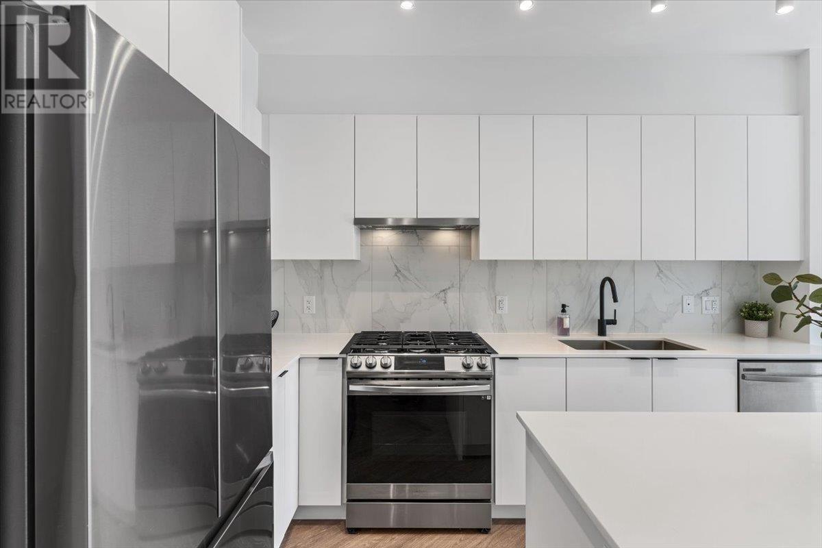 402 3229 St Johns Street, Port Moody, British Columbia  V3H 0M4 - Photo 6 - R2978866