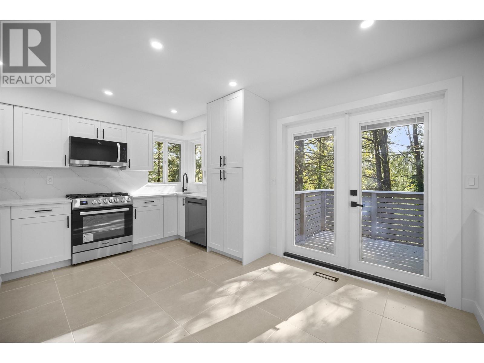 19 Arrow-Wood Place, Port Moody, British Columbia  V3H 4E9 - Photo 10 - R2978836