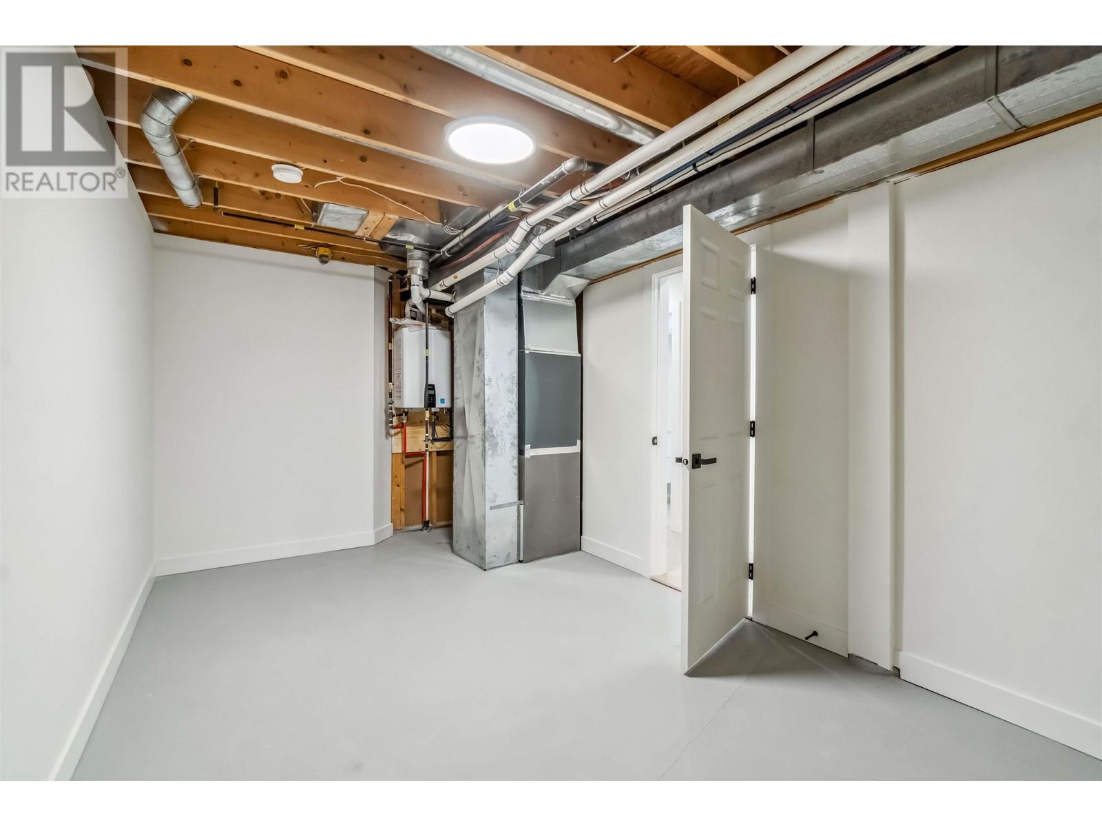 19 Arrow-Wood Place, Port Moody, British Columbia  V3H 4E9 - Photo 38 - R2978836