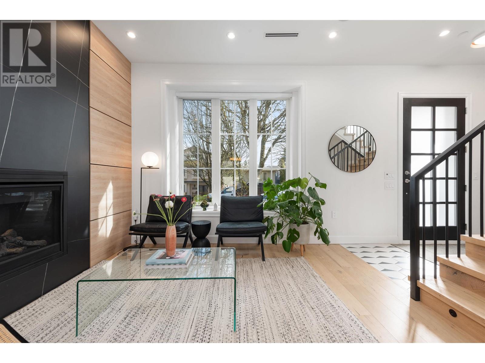 5059 Sherbrooke Street, Vancouver, British Columbia  V5W 3M1 - Photo 3 - R2978879