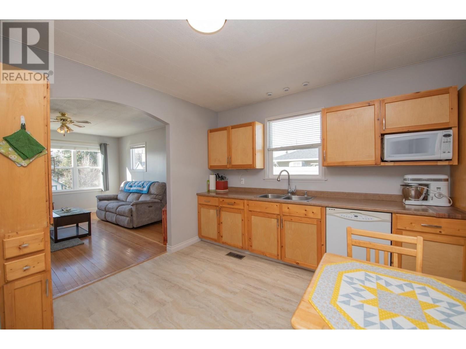 Property at 3603 23 Street image 3