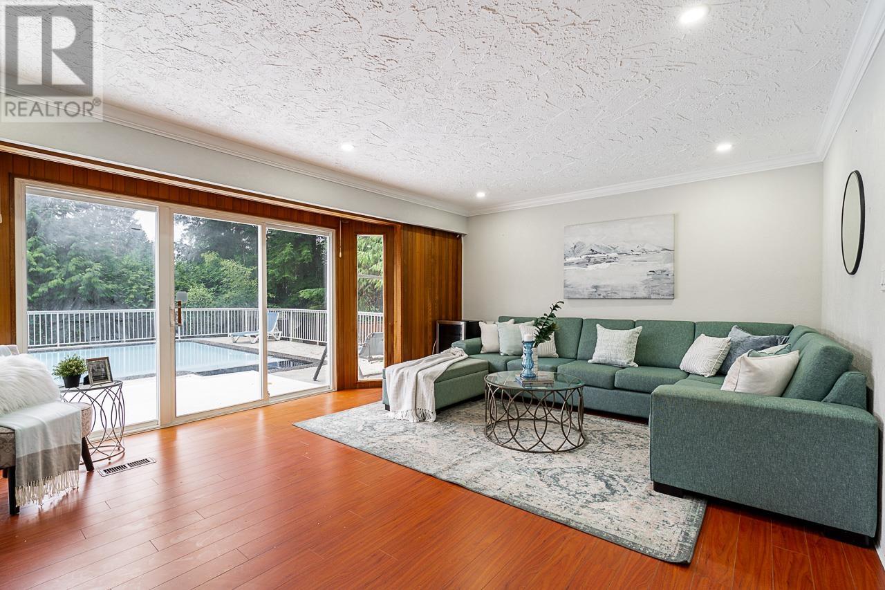310 Inglewood Avenue, West Vancouver, British Columbia  V7T 1X1 - Photo 12 - R2978772