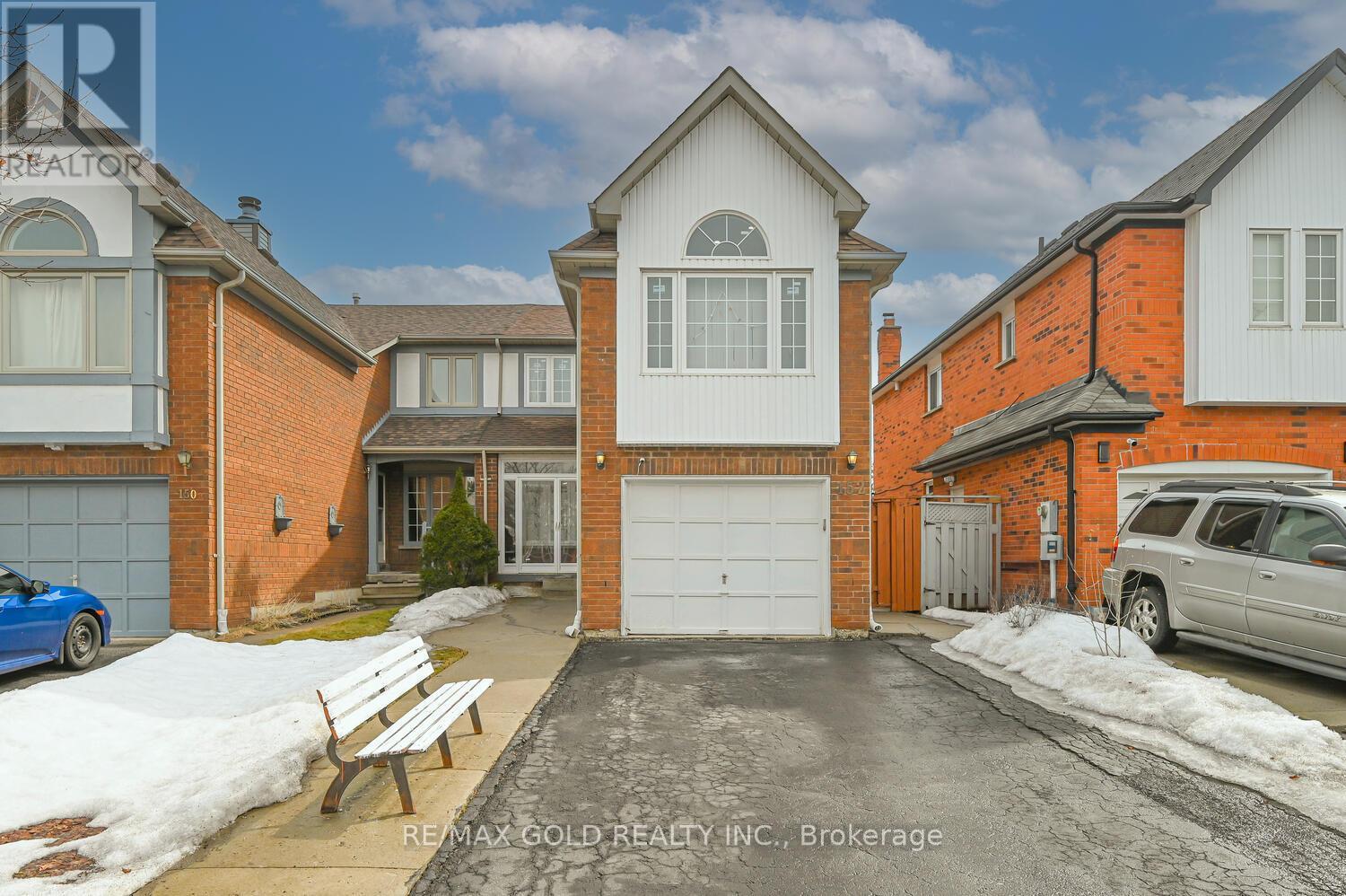 152 Bighorn Crescent, Brampton, Ontario  L6R 1G1 - Photo 1 - W12024782