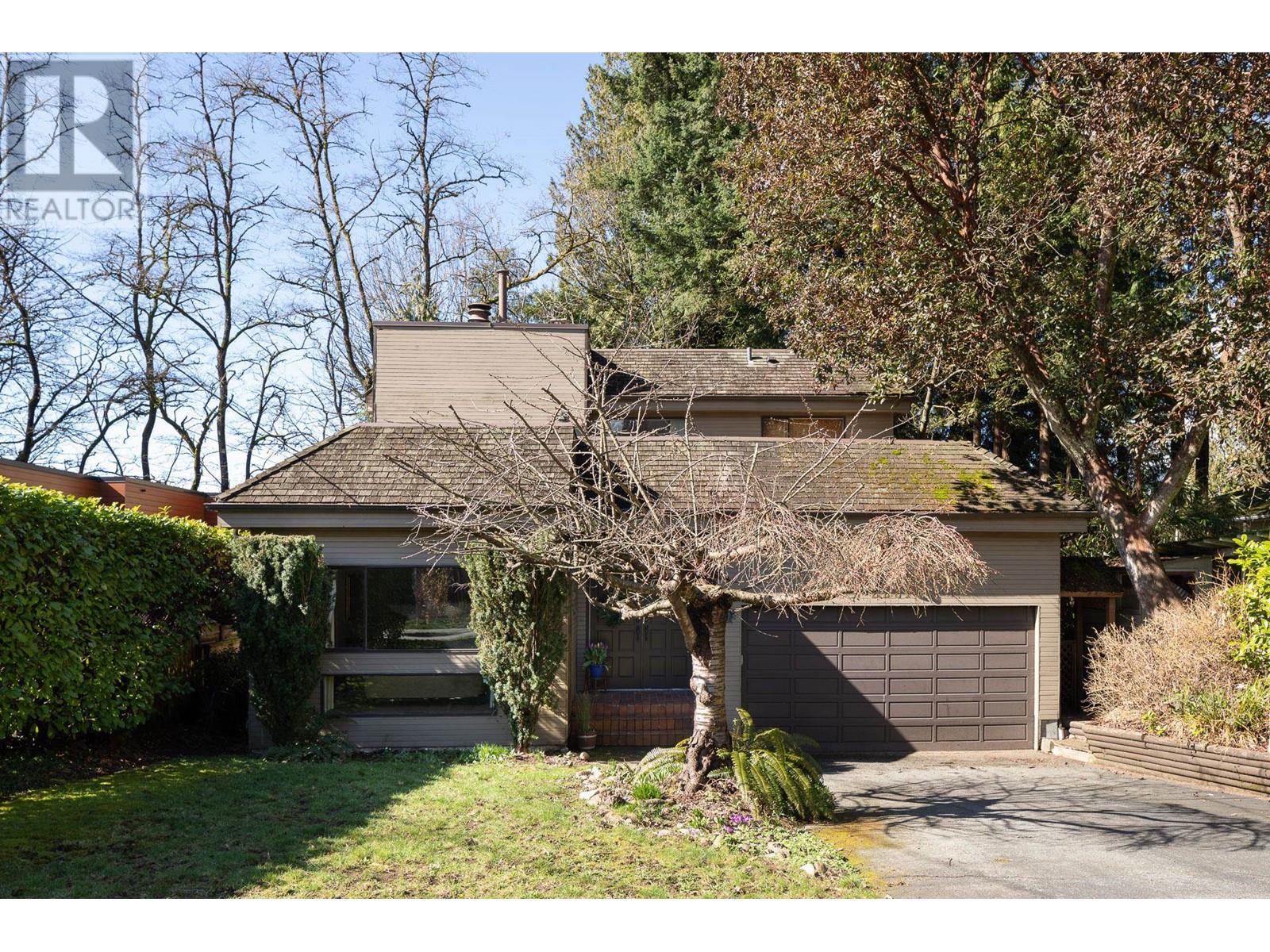 2221 Bowser Avenue, North Vancouver, British Columbia  V7P 2Z1 - Photo 1 - R2978342