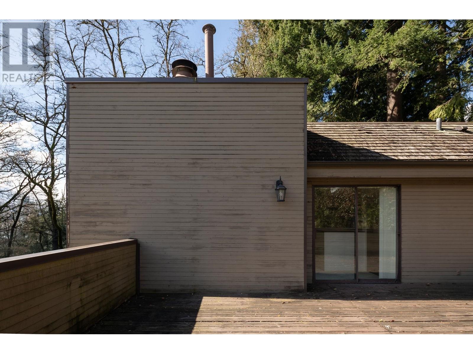2221 Bowser Avenue, North Vancouver, British Columbia  V7P 2Z1 - Photo 5 - R2978342