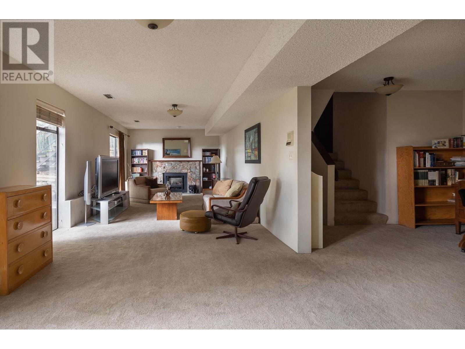 2221 Bowser Avenue, North Vancouver, British Columbia  V7P 2Z1 - Photo 37 - R2978342