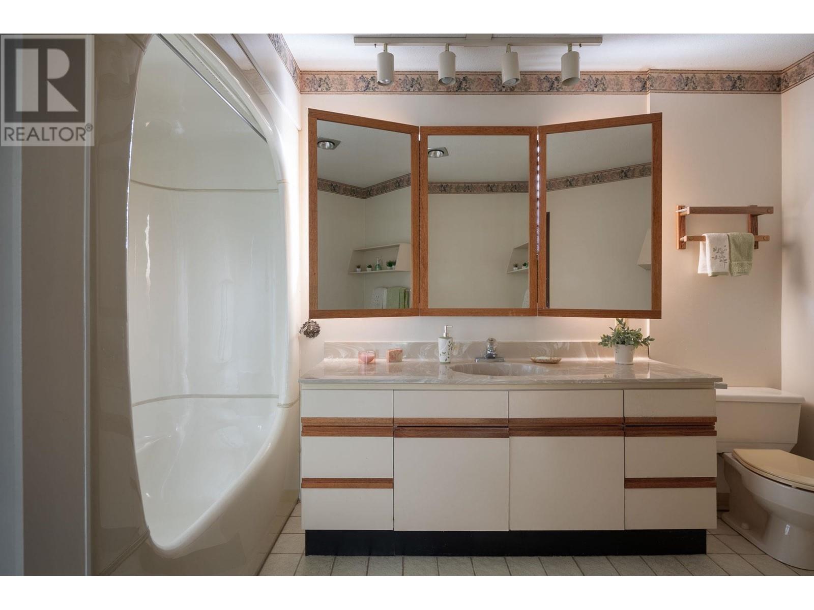 2221 Bowser Avenue, North Vancouver, British Columbia  V7P 2Z1 - Photo 33 - R2978342