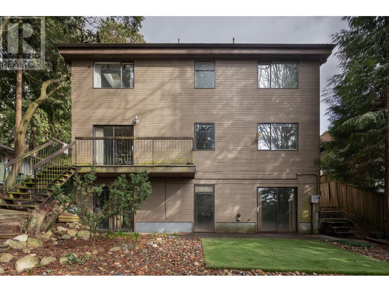 2221 Bowser Avenue, North Vancouver, British Columbia  V7P 2Z1 - Photo 8 - R2978342