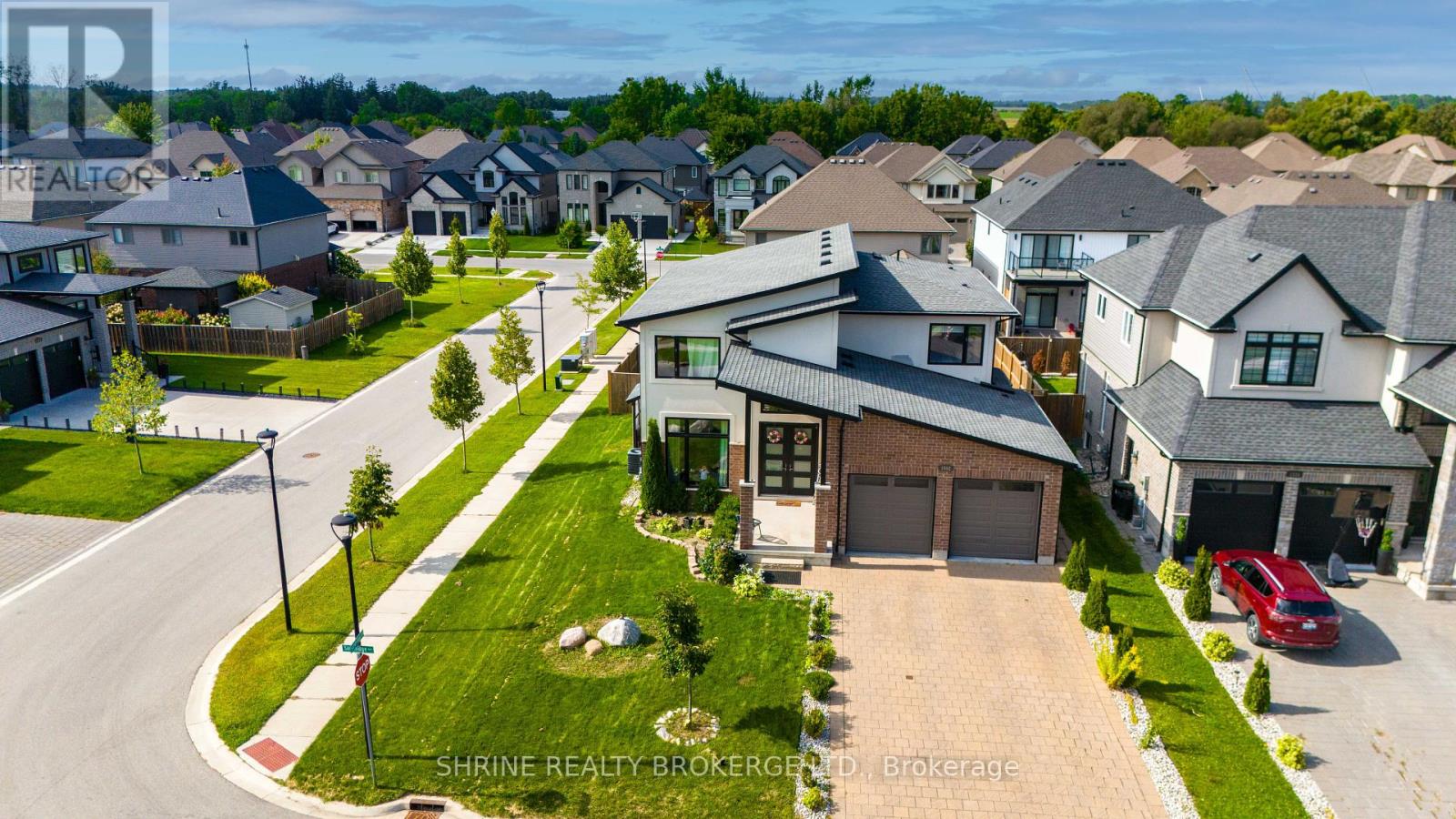 Property at 1552 SANDRIDGE AVENUE image 1