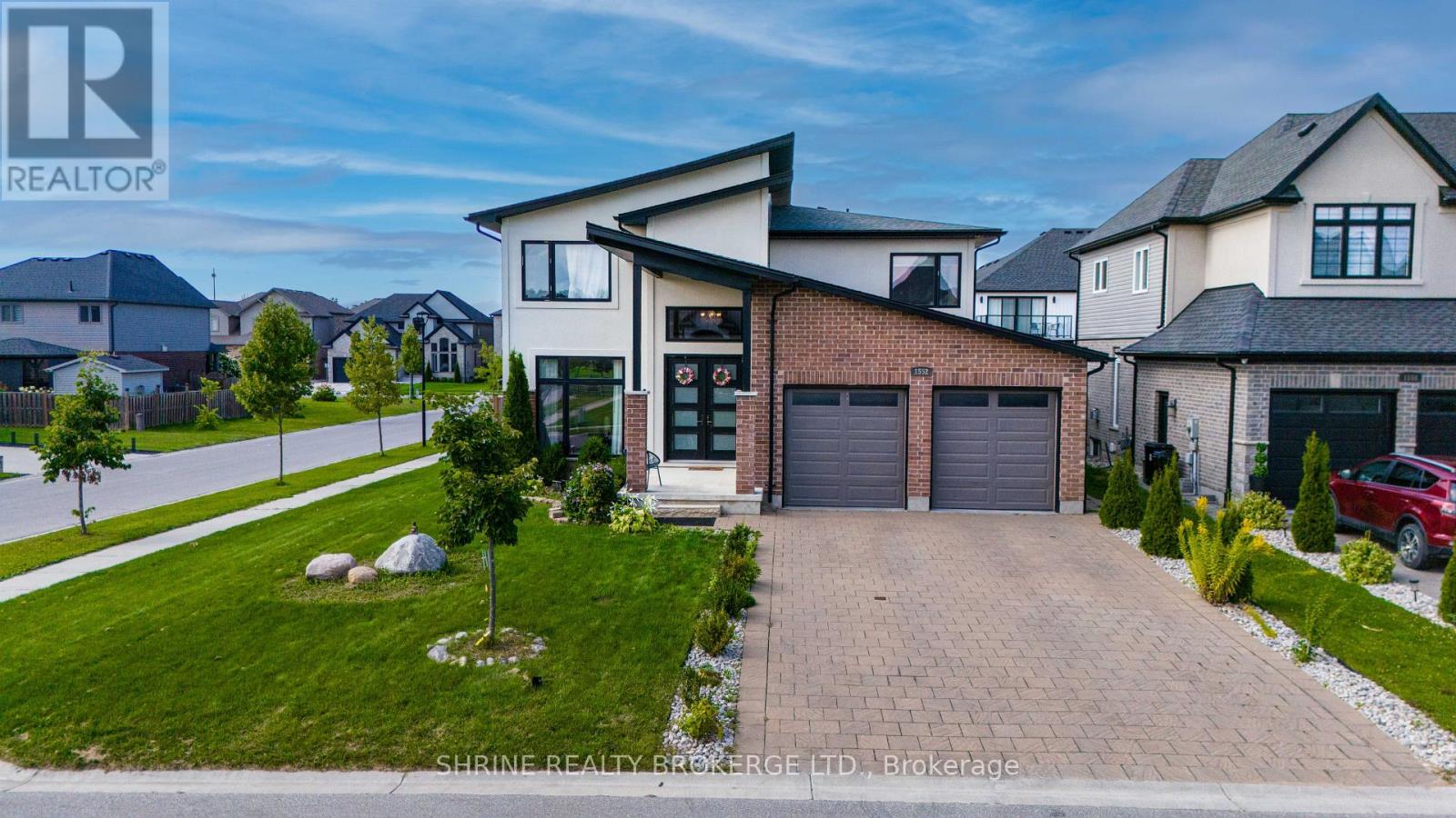 Property at 1552 SANDRIDGE AVENUE image 2
