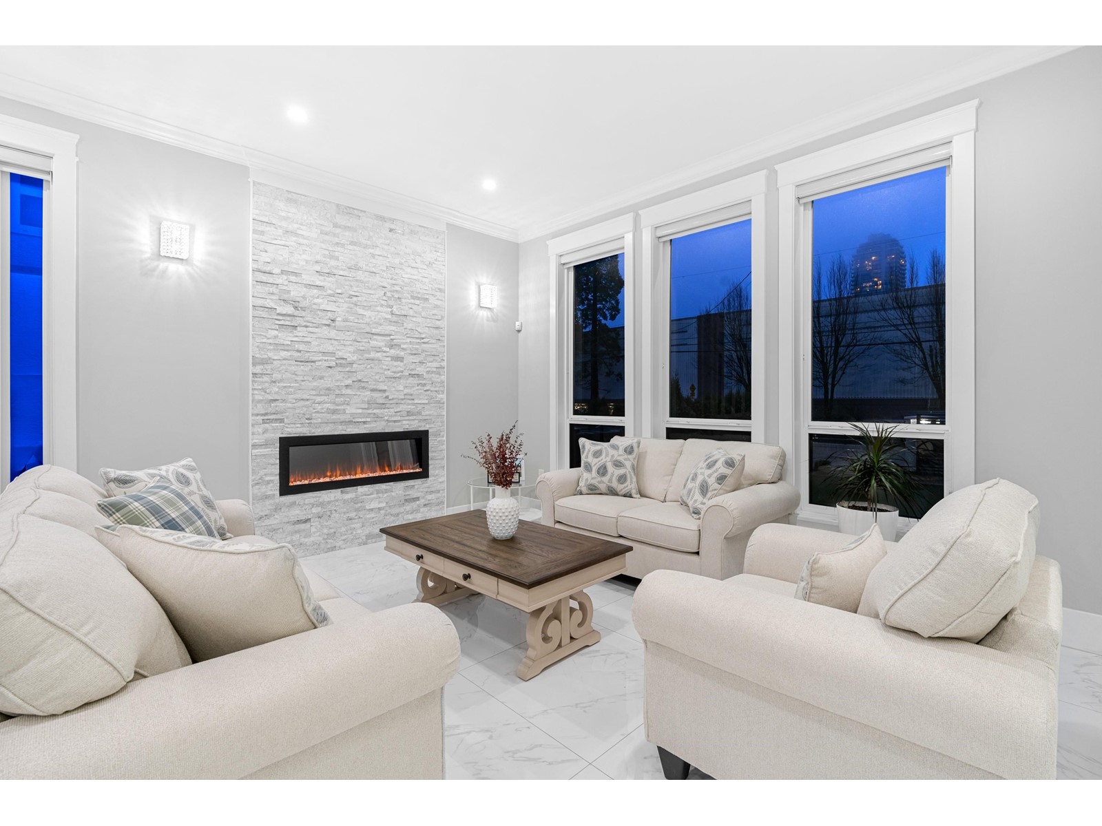 Property at 11903 82 AVENUE image 4