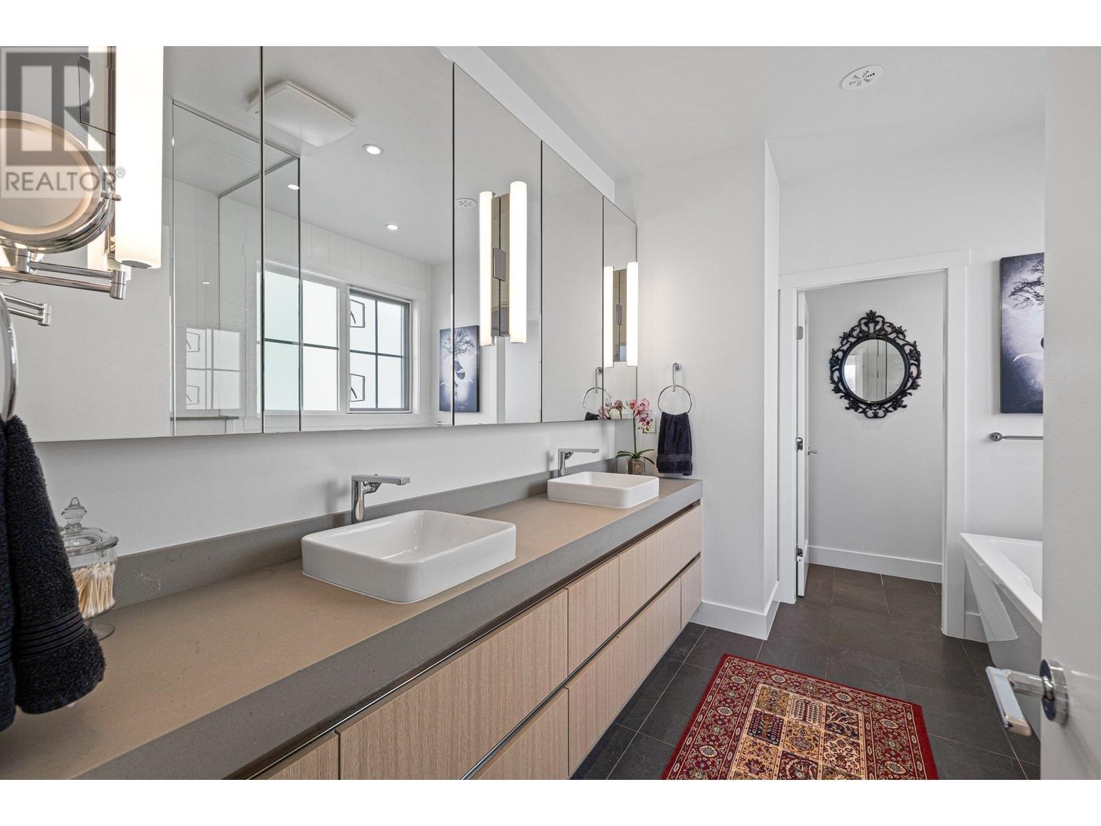 240 Parkside Street, Tsawwassen, British Columbia  V4L 0A9 - Photo 25 - R2978486