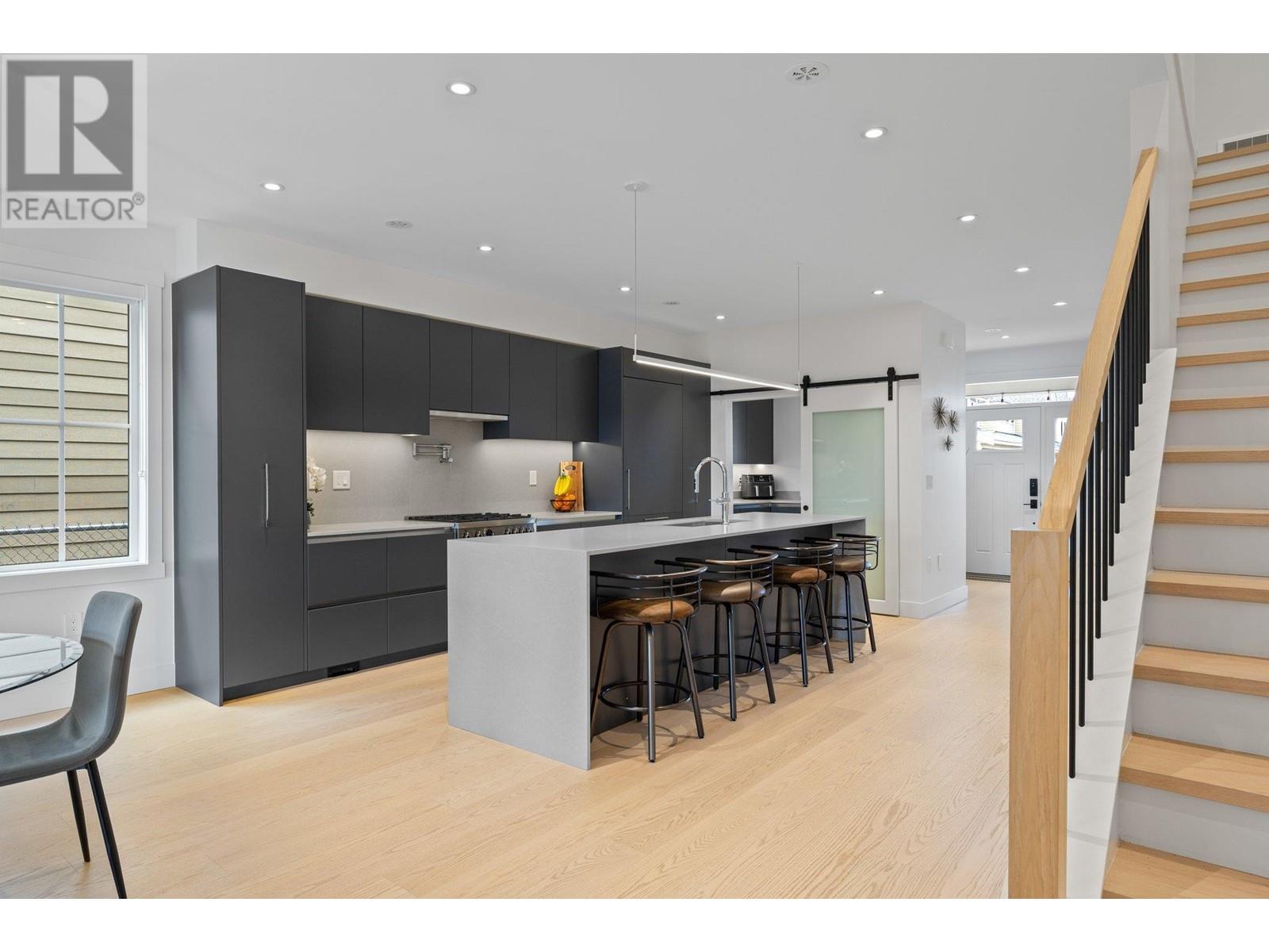 Property at 240 PARKSIDE STREET image 3