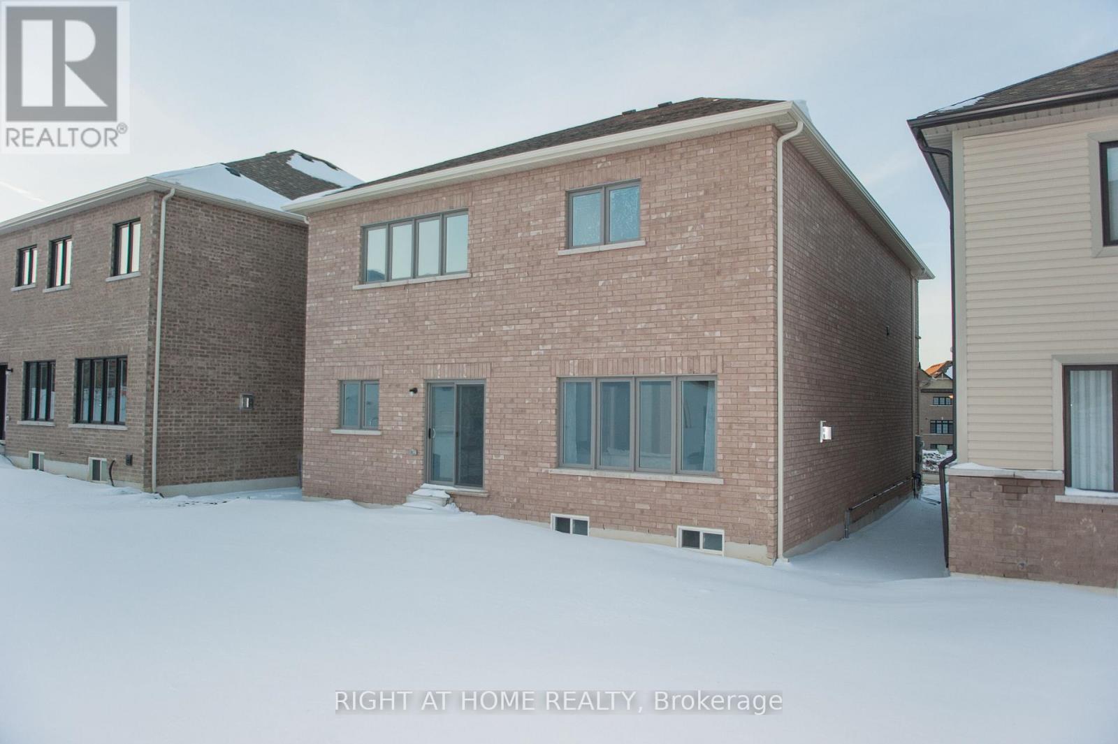 5 Stennett Drive, Georgina, Ontario  L4P 0J4 - Photo 5 - N12024823