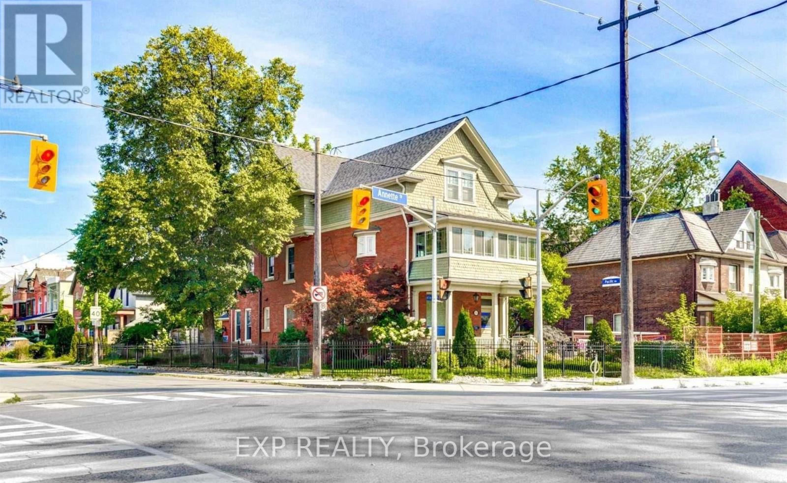 168 Annette Street, Toronto (Junction Area), Ontario  M6P 1P4 - Photo 3 - W12024312