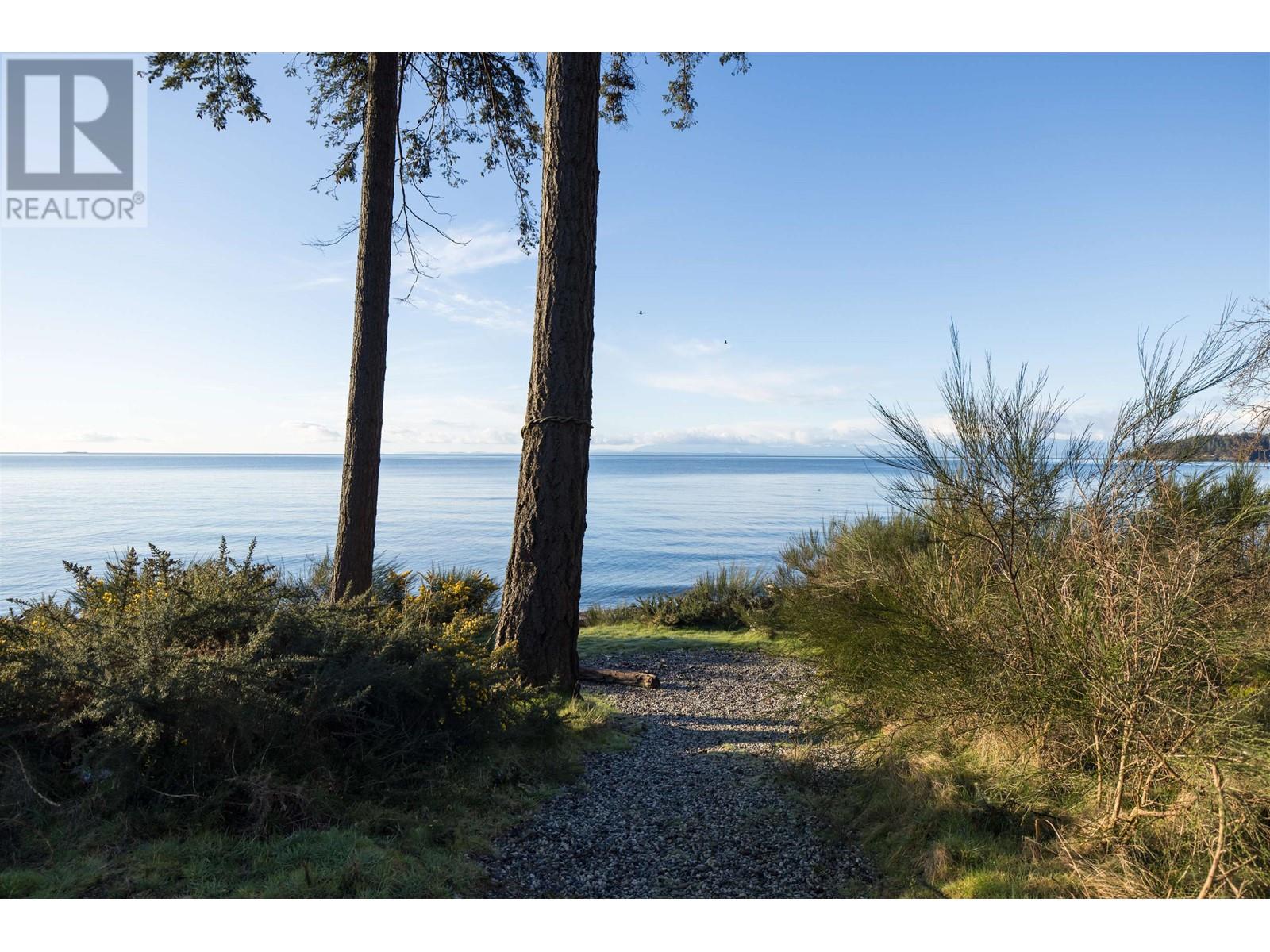5845 Sunshine Coast Highway, Sechelt, British Columbia  V0N 3A1 - Photo 3 - R2978929
