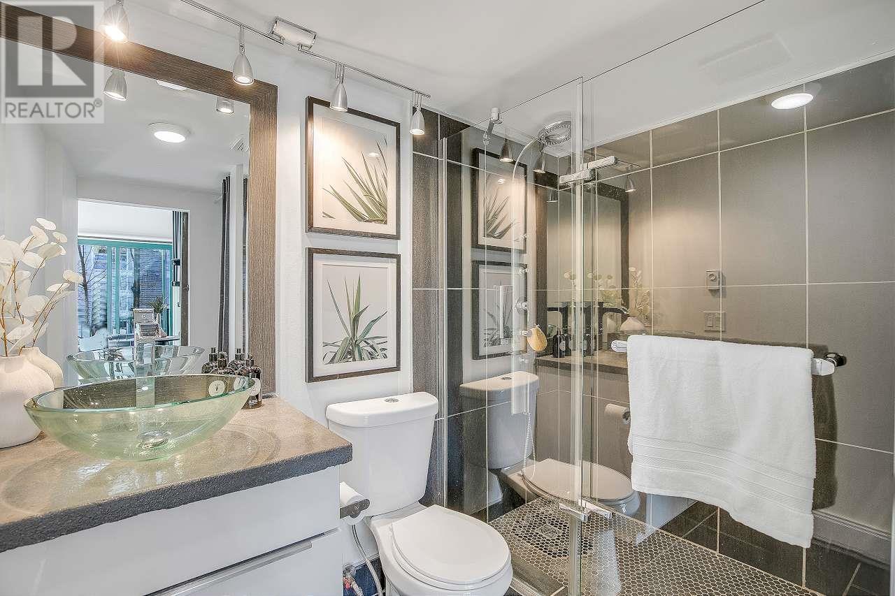 Listing Picture 13 of 39 : 512 22 E CORDOVA STREET, Vancouver / 溫哥華 - 魯藝地產 Yvonne Lu Group - MLS Medallion Club Member