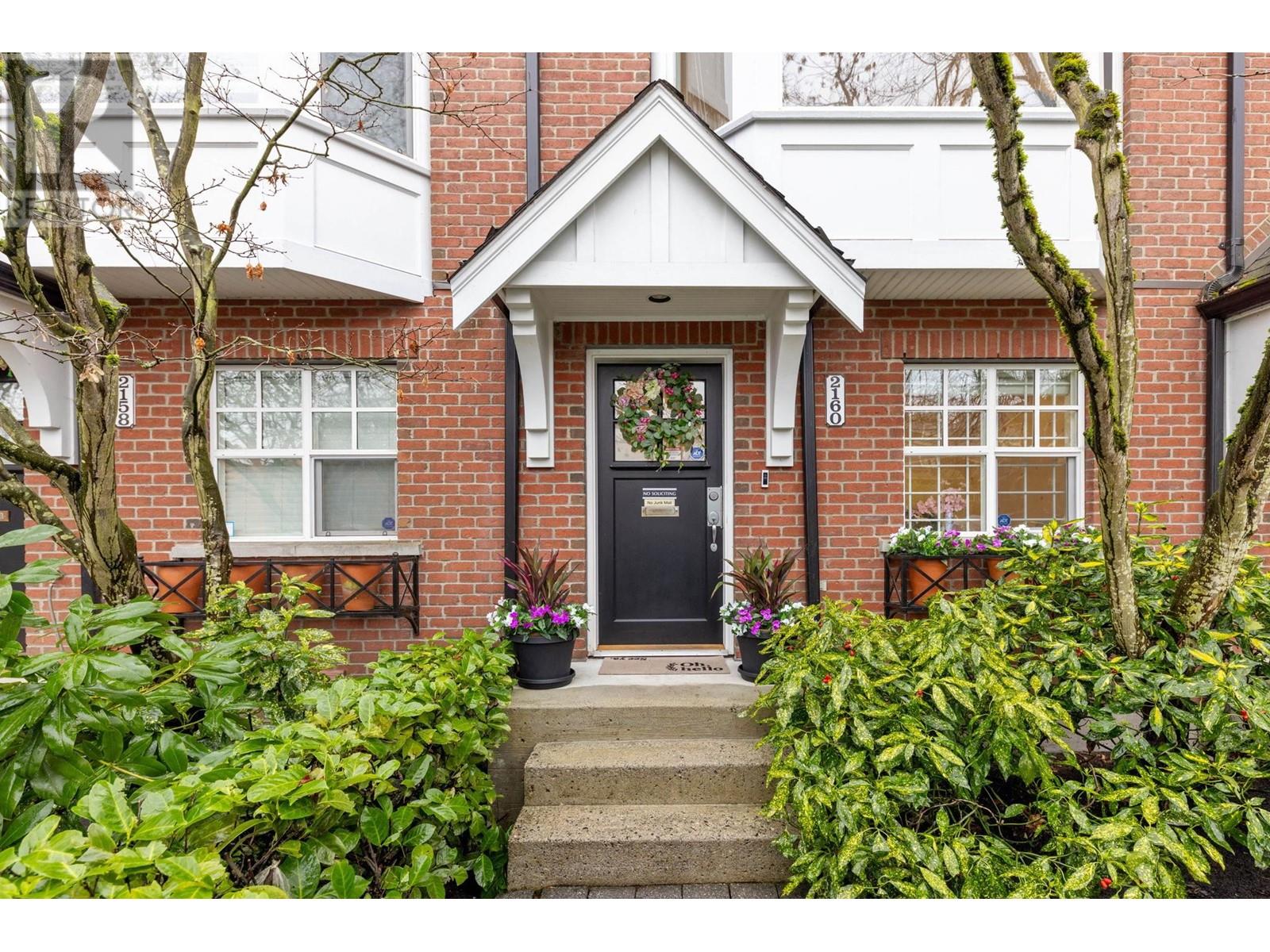 2160 W 8th Avenue, Vancouver, British Columbia  V6K 2A4 - Photo 1 - R2978892